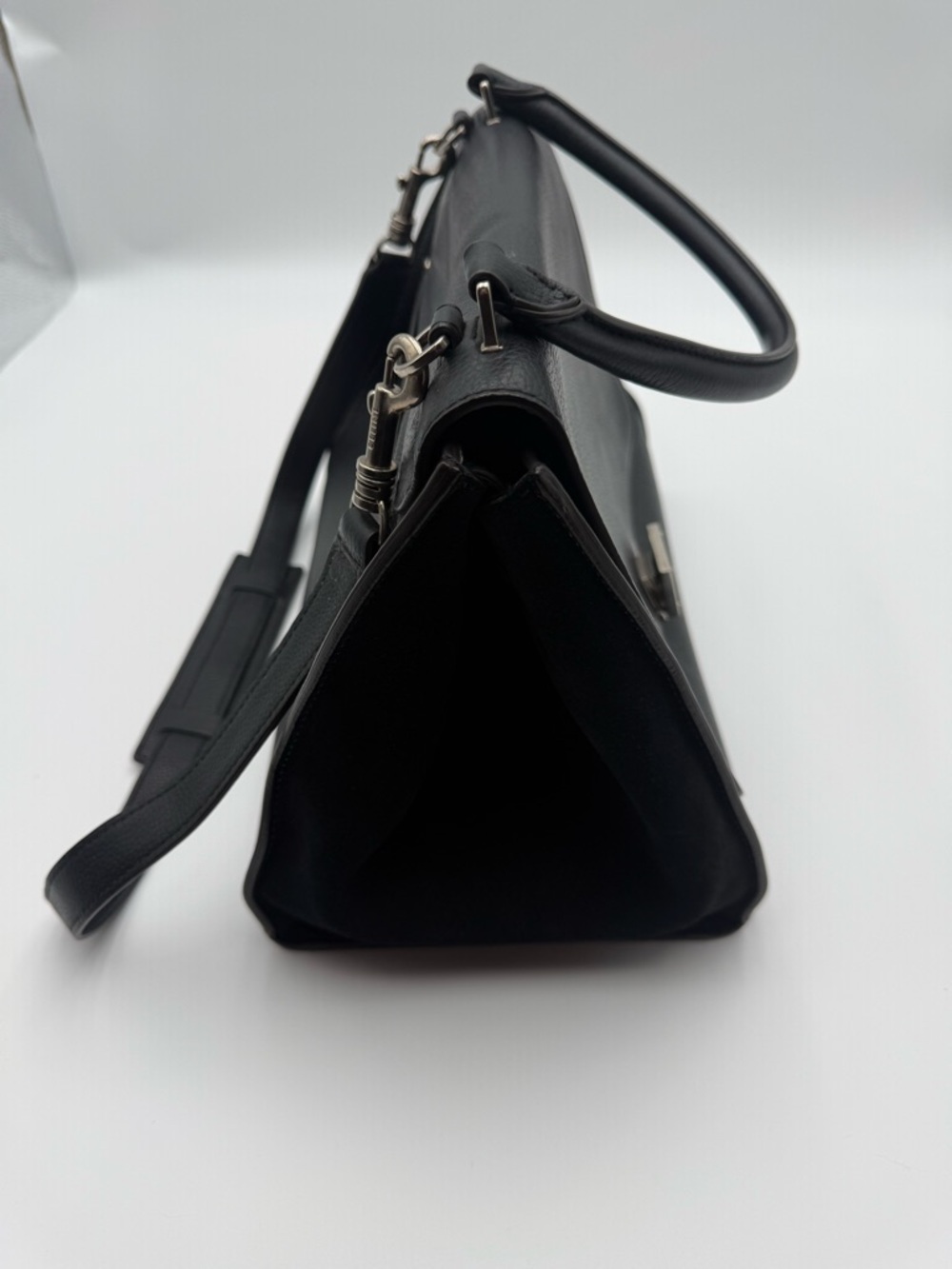 Vintage black Celine trapeze bag - Picture 4 of 12
